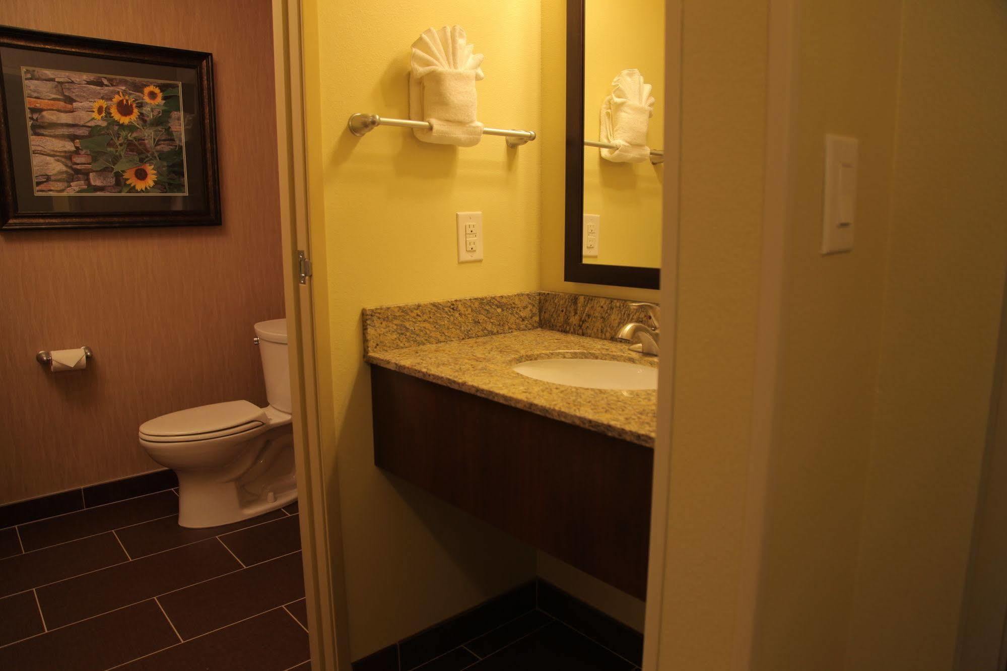 Little Missouri Inn & Suites New Town ภายนอก รูปภาพ