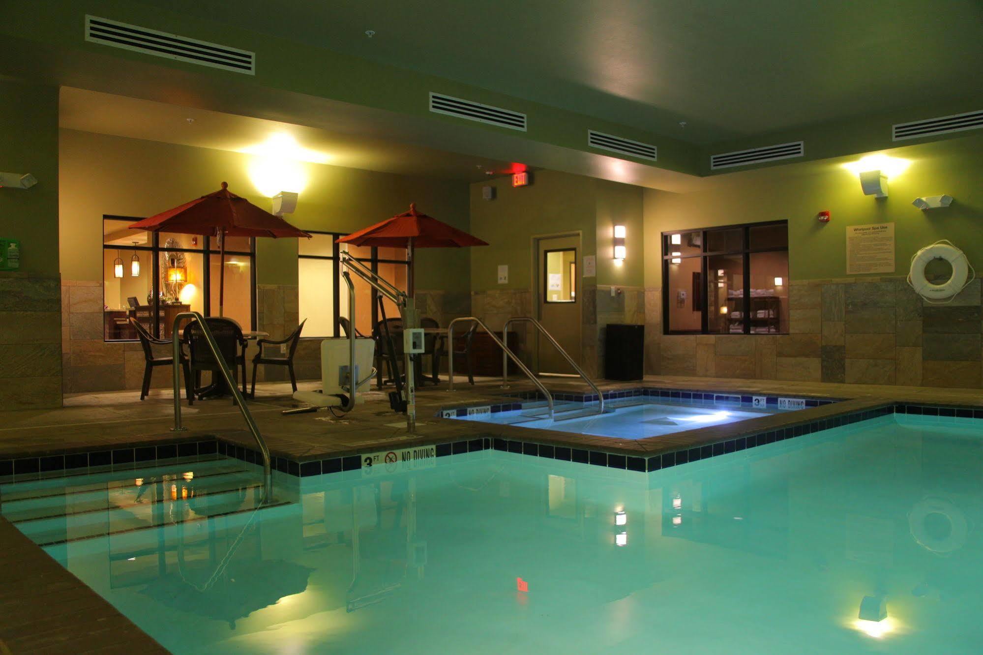 Little Missouri Inn & Suites New Town ภายนอก รูปภาพ